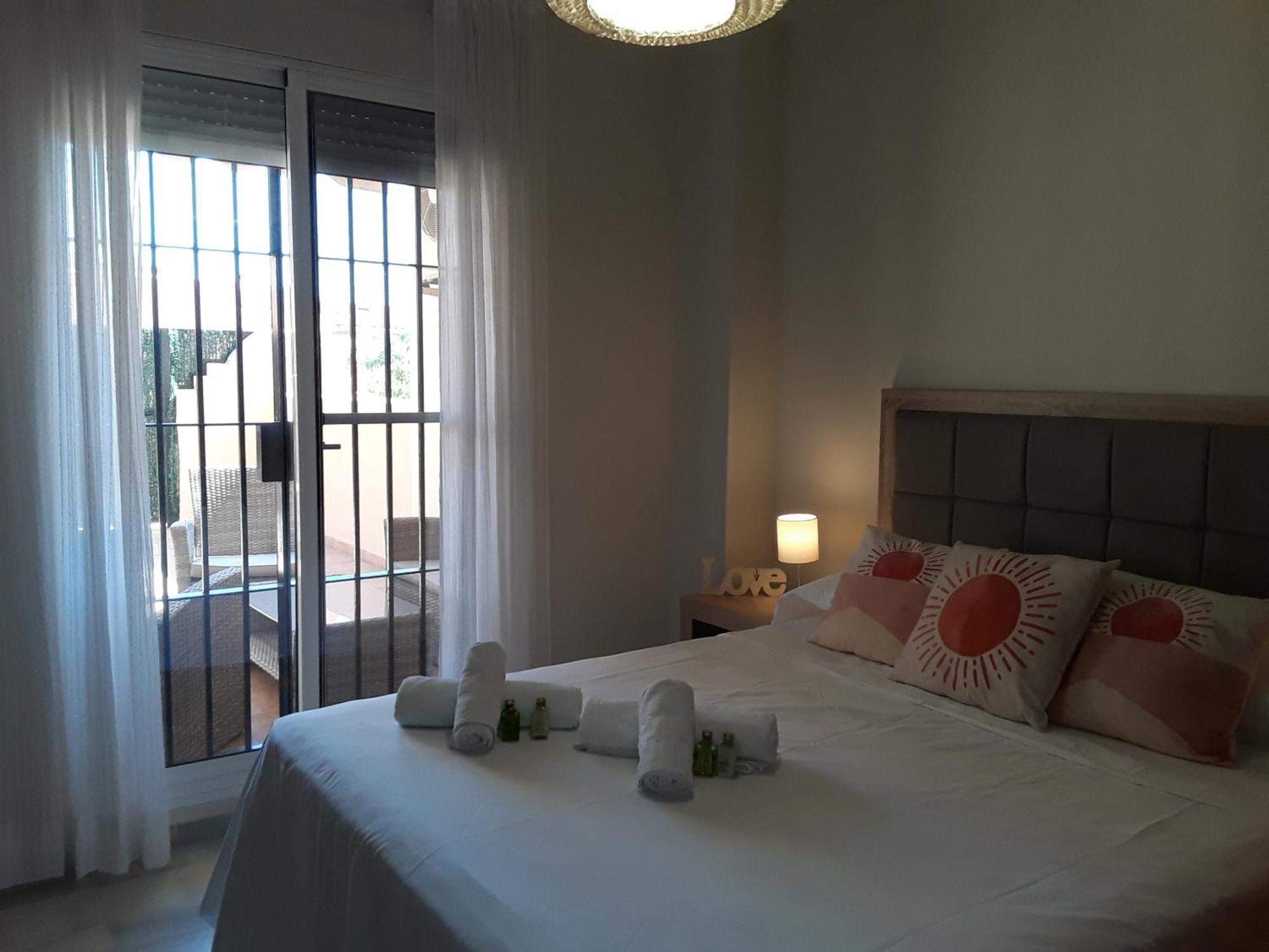 פואנגירולה Whydhand Resorts Apartments ,Pools And Lovely Terrace מראה חיצוני תמונה